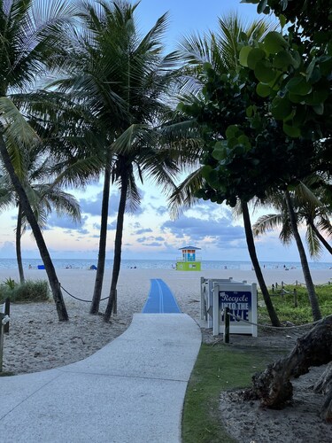 Family Friendly Home w/ Pool Less than 1 Mile to Beach, Golf, & Amphitheater