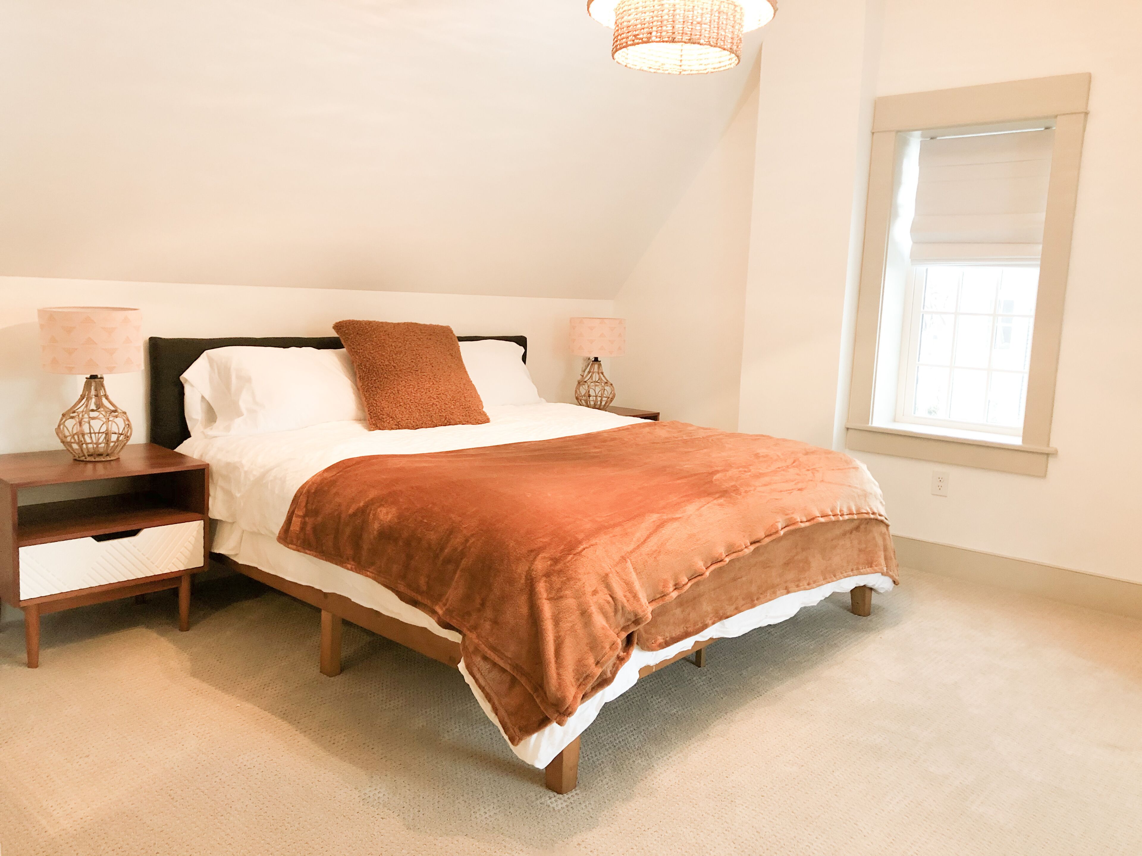 3 室のベッドルーム、アイロン / アイロン台、WiFi (無料)、ベッドシーツ