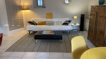 Fernseher, BĂŒcher, Stereoanlage