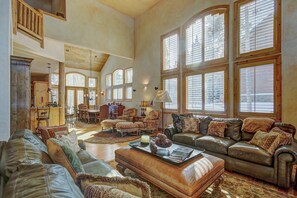 Smart TV, fireplace, books, music library - Amazing Mountain Home! XMAS 3 Night AVAIL Excellent Location. Early checkin. (Breckenridge)