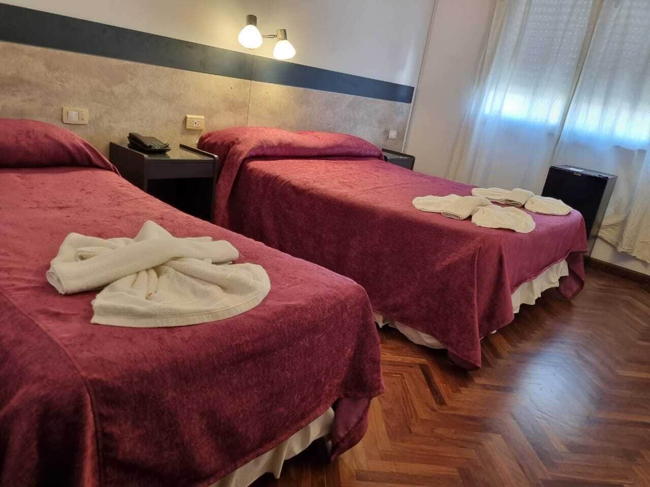 Standard Twin Room | Minibar, in-room safe, bed sheets