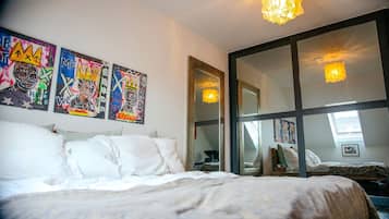 2 bedrooms, iron/ironing board, free WiFi, bed sheets