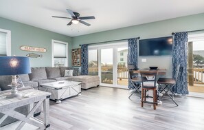 Smart-TV, DVD-Player, Bücher, Videothek