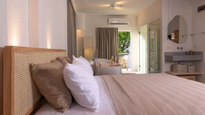 Elite Suite | 1 bedroom, desk, soundproofing, iron/ironing board