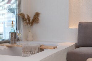 1 habitación, escritorio y sistema de insonorización 