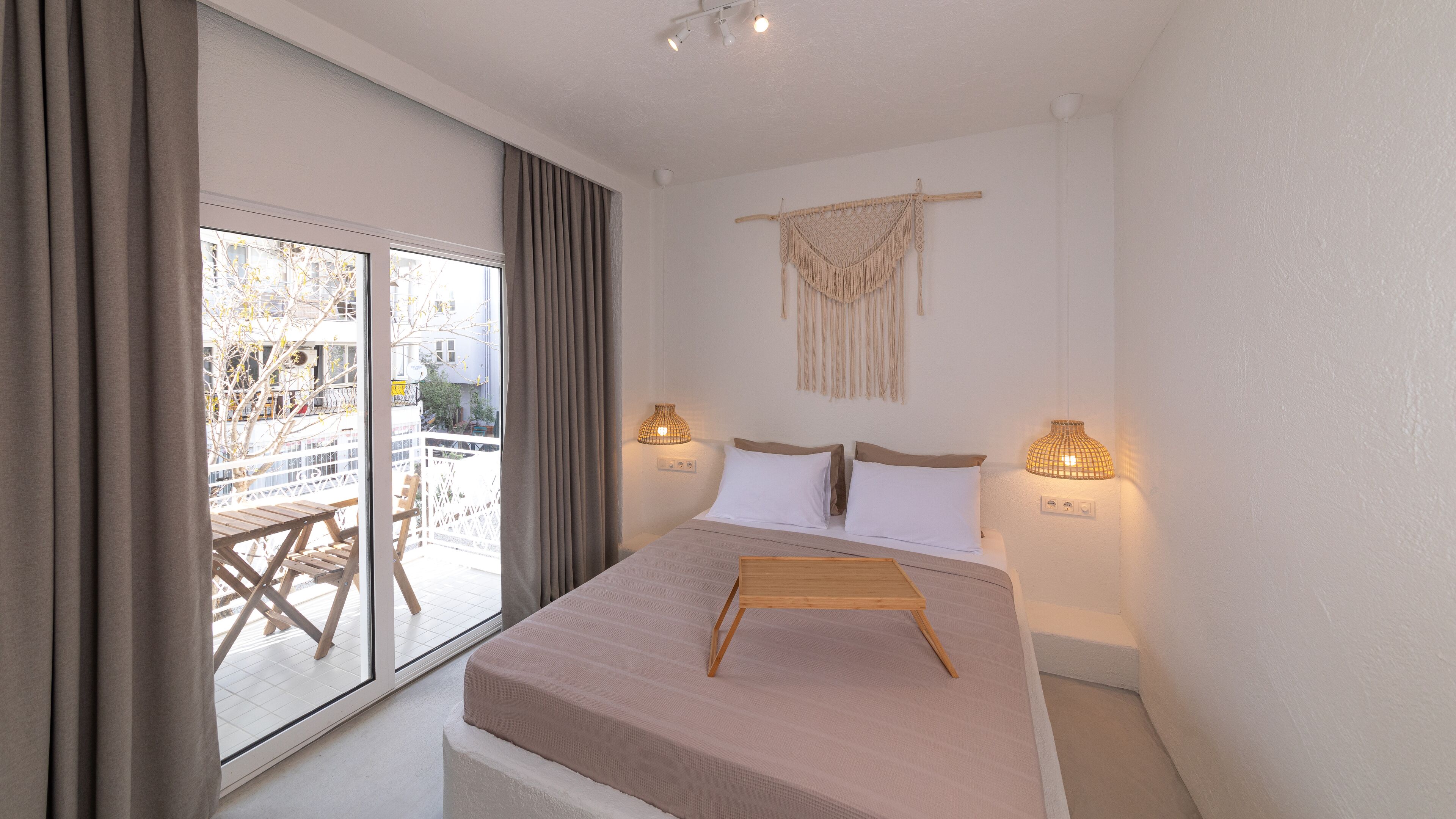 1 habitación, escritorio y sistema de insonorización 