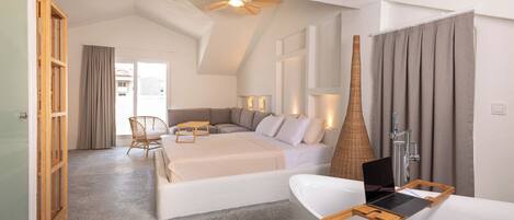 Romantic Penthouse | 1 bedroom, desk, soundproofing, iron/ironing board