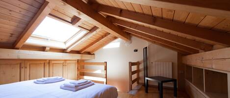 3 soverom, strykejern/-brett, wi-fi (inkludert) og sengetøy