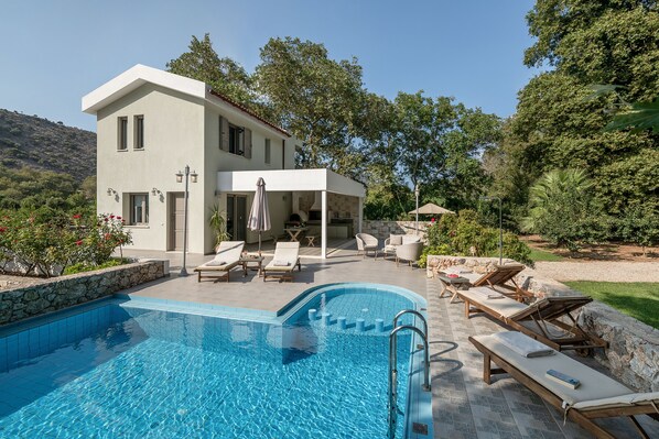 屋外プール、温水プール