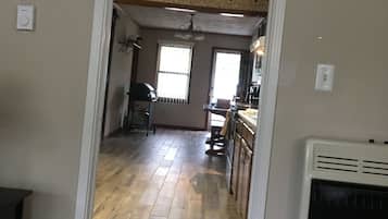 ุงูู
ูุดุฃุฉ ู
ู ุงูุฏุงุฎู