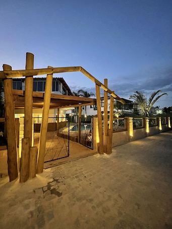 Fachada de la propiedad