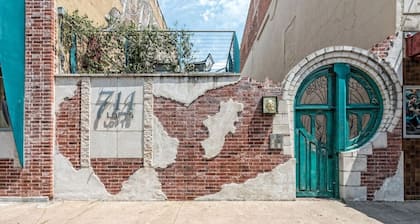 Green Door Lofts-Waco Rose - Silos/Downtown