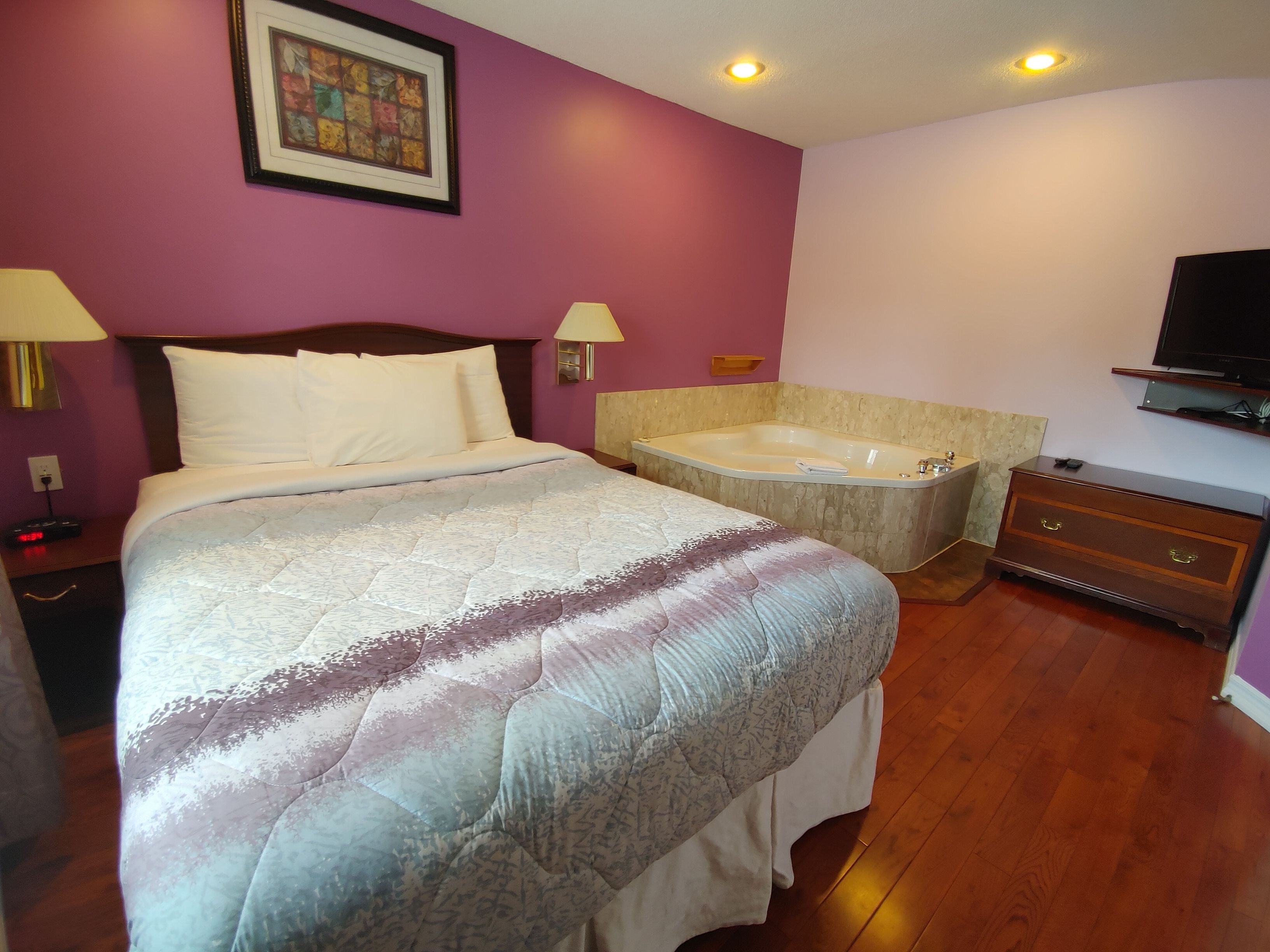 1 غرفة نوم ومساحة عمل للكمبيوتر المحمول وستائر تعتيم