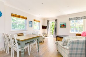 Cottage | Dining - Lowenna Manor 10 (Wadebridge)
