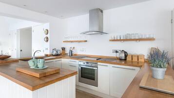 Cottage | Interior