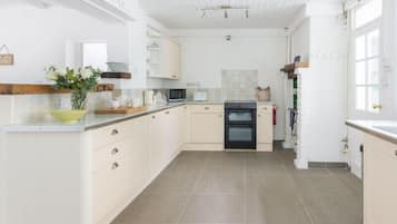 Cottage | Interior
