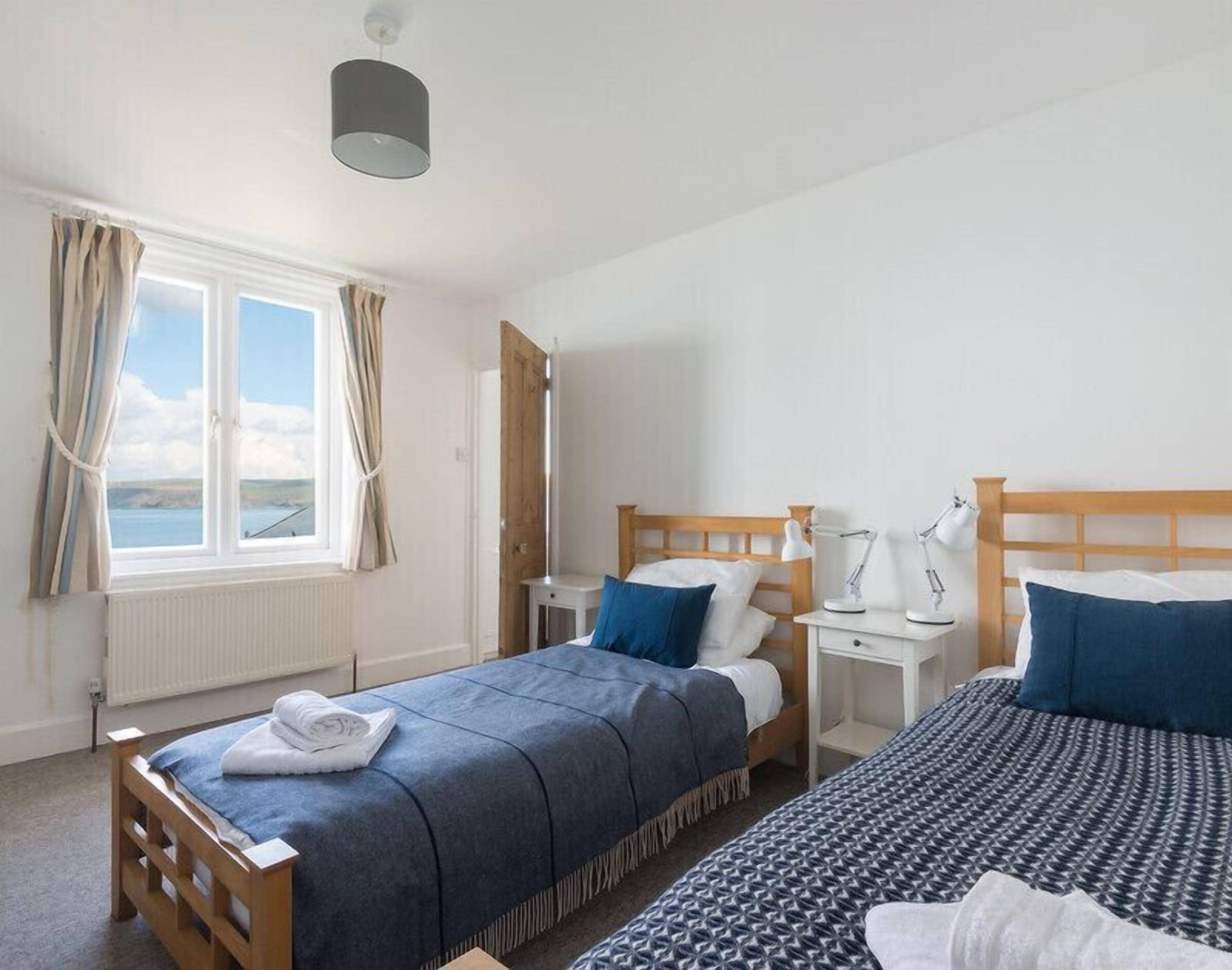 Cottage | 4 bedrooms, individually decorated, individually furnished, free WiFi