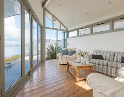 Cottage | Living room | DVD player