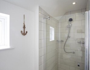 Cottage | Bathroom - The Beach Hut (Wadebridge)