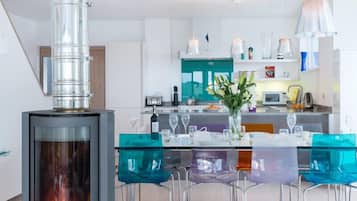 Cottage | Private kitchen | Fridge, microwave, dishwasher, toaster