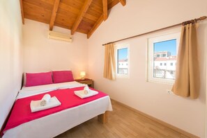 4 bedrooms, iron/ironing board