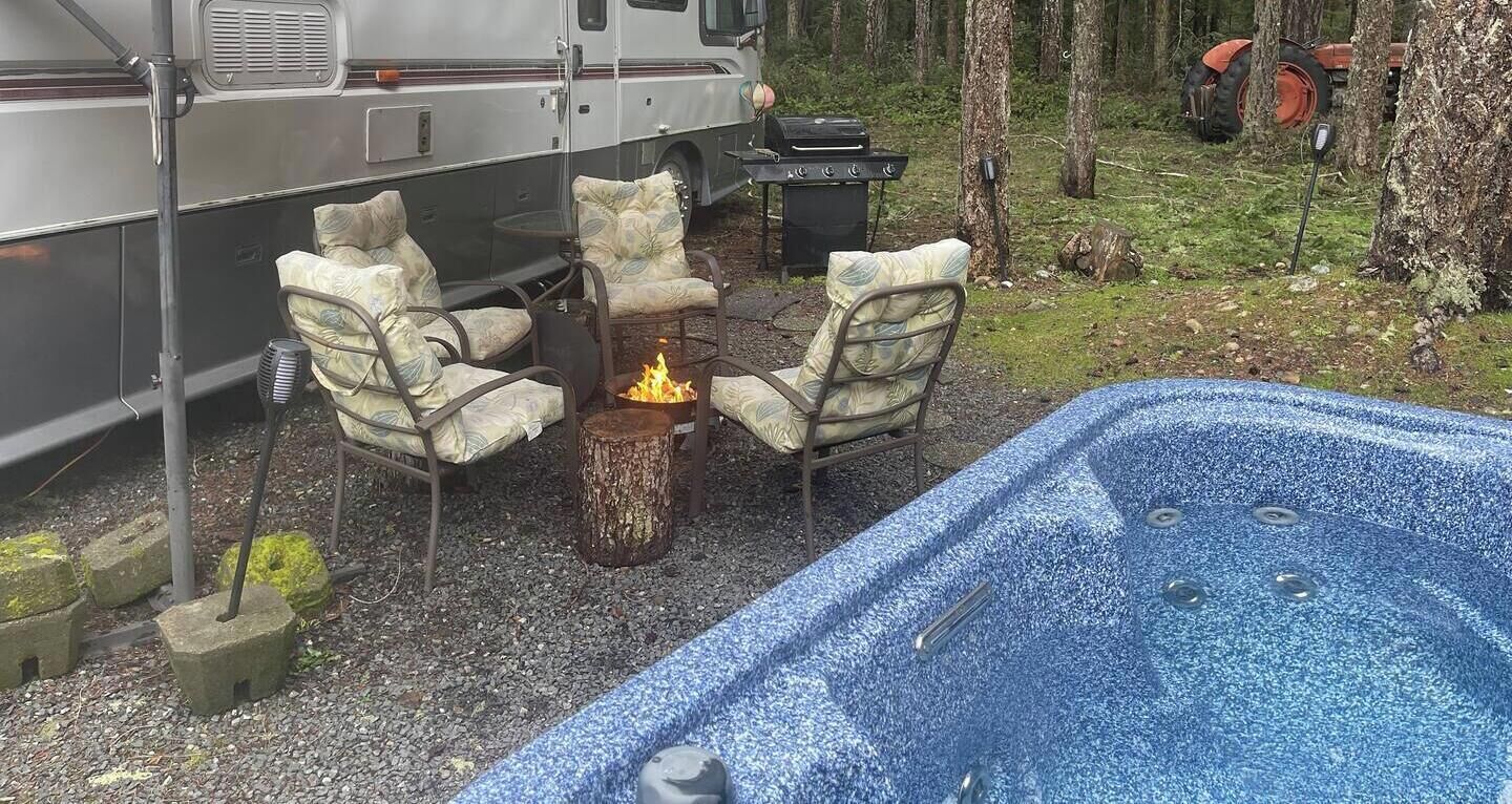 Tina de hidromasaje al aire libre