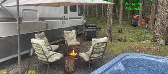 The Great Escape - Shirley with secluded Private Hot Tub - accommodates up to 4 guests