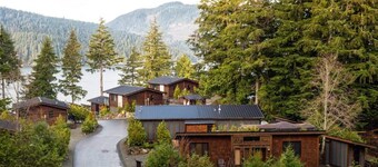 The Great Escape - Port Renfrew - Cottage - secluded with Private Hot Tub
