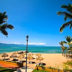 Beach nearby, sun-loungers