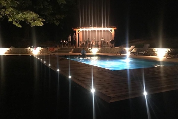 Piscina all'aperto, una piscina riscaldata