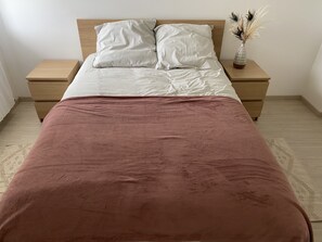 3 عدّة غرف نوم ومكواة/لوح كي وسرير سفر وواي فاي مجانًا