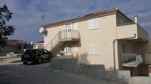 Esterni