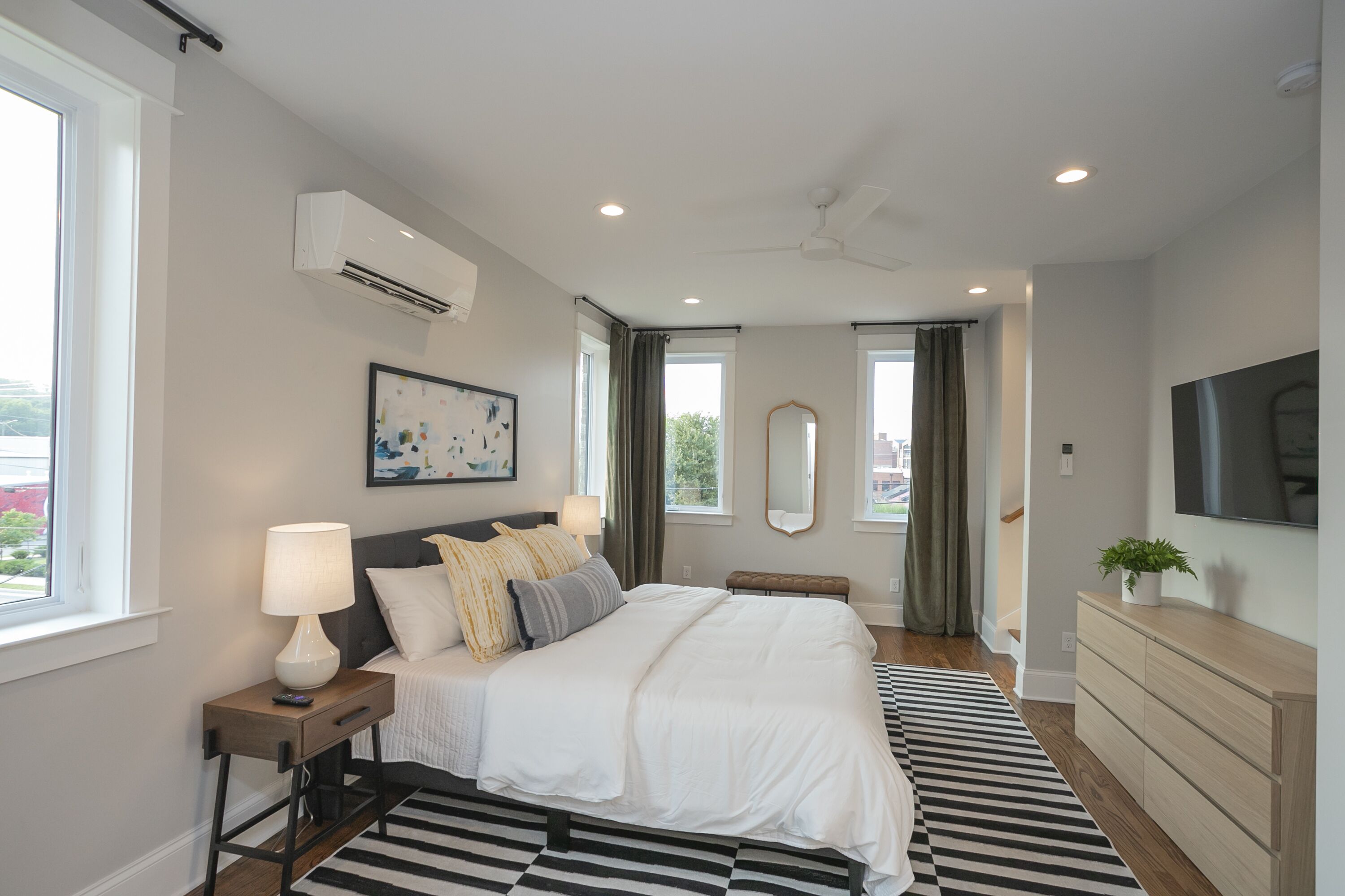 1 habitación, tabla de planchar con plancha, wifi y ropa de cama 