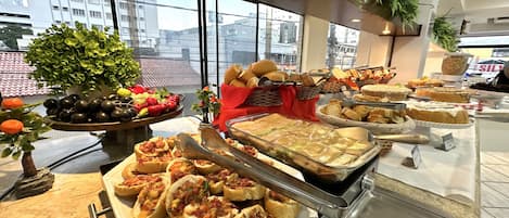 Free daily buffet breakfast