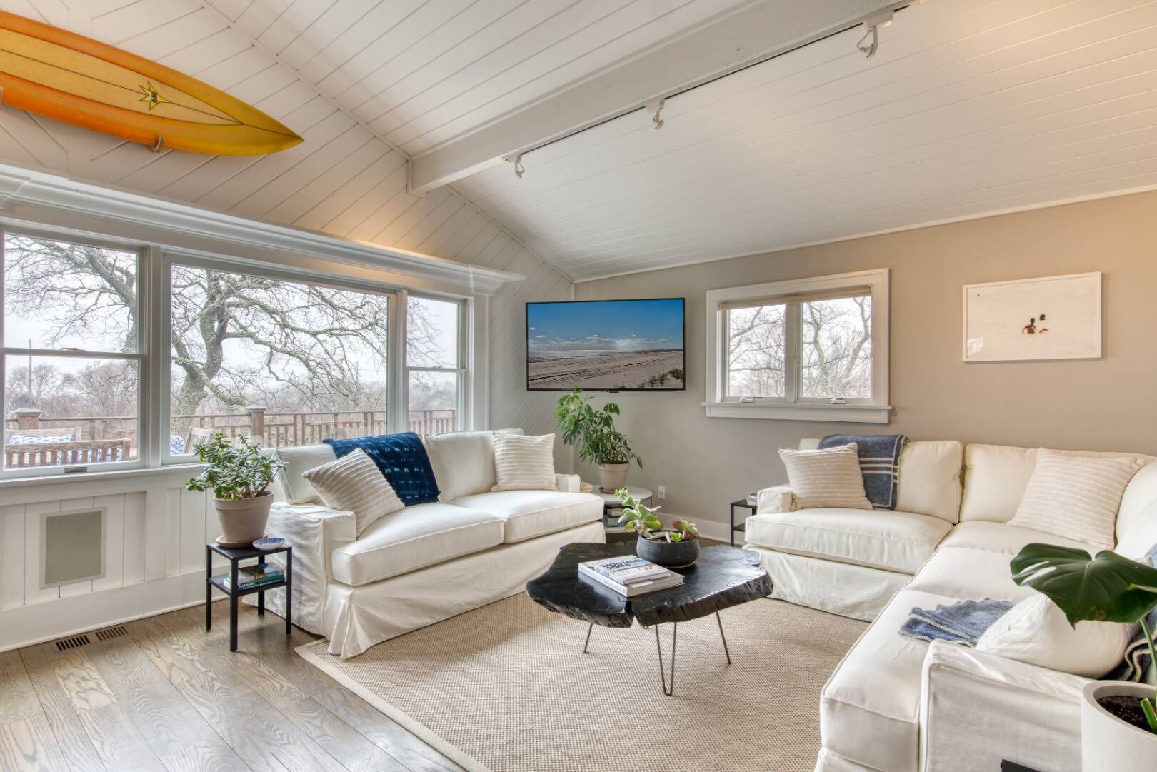 Newly renovated Ditch Plains home minutes from the beach, with water views!