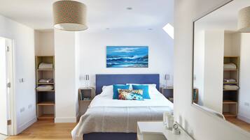 Cottage | 4 bedrooms, individually decorated, individually furnished, free WiFi