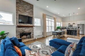 Unclassified image, 5 of 50, button