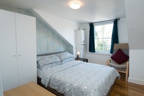 7 Schlafzimmer, Bügeleisen/Bügelbrett, WLAN, Bettwäsche