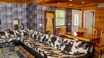 Una Smart TV, una chimenea