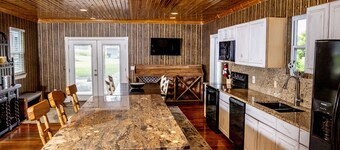 Beautiful Private Updated Farmhouse