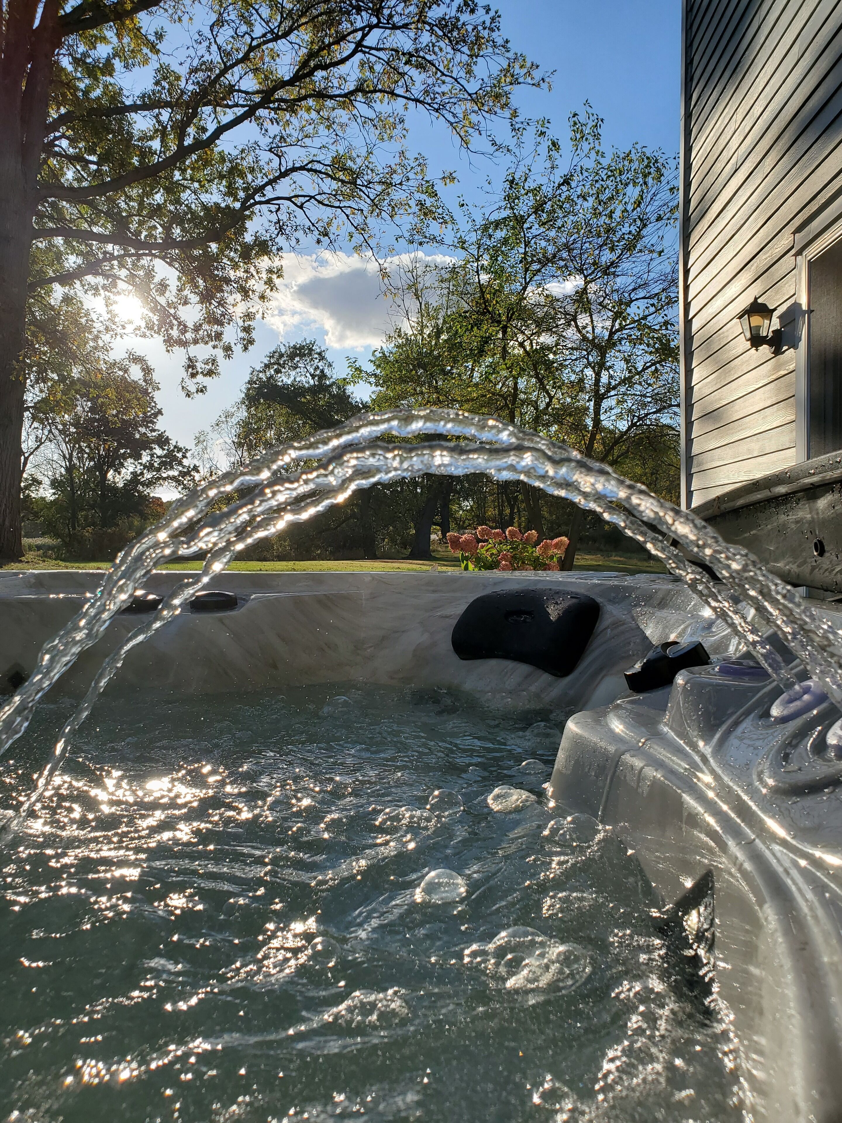 Outdoor spa tub
