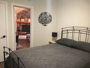 3 habitaciones, escritorio, wifi gratis y ropa de cama 