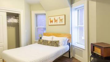 1 dormitorio, tabla de planchar con plancha, wifi gratis y ropa de cama