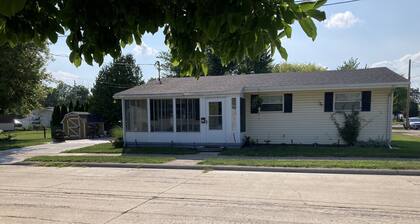 Entire house two blocks from Lake Erie beach & one block from park/playground