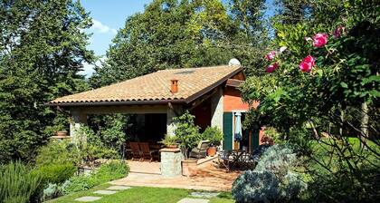 Villa with large pool (15m x 5m) in panoramic position close to Bagni di Lucca