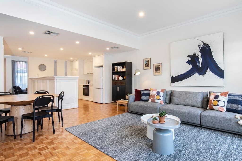 NORWOOD GRACE stunning townhouse heart of Norwwood