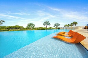 Pool - Ultramodern Beach condo with an accent red energy (Noord)