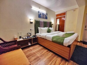 Premium Double Room, 1 King Bed | Egyptian cotton sheets, premium bedding, down comforters -  Jakhu Vibes (Shimla)