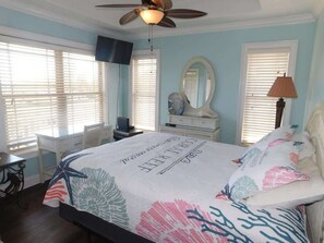 5 habitaciones, tabla de planchar con plancha, wifi y ropa de cama 