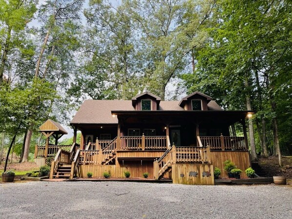 Exterior - Lake Cumberland Hideaway Cabin-2 miles above Jtown Marina-Boat Parking+Fire Pit! (Jamestown)